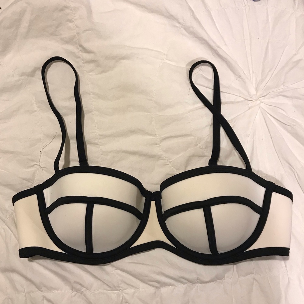 TRIANGL white/black neoprene top
